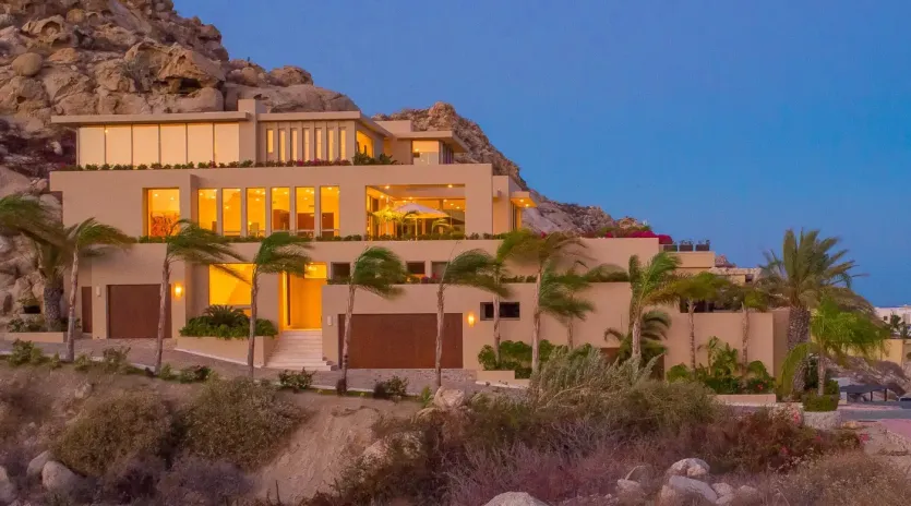 2 exterior villa pacific west