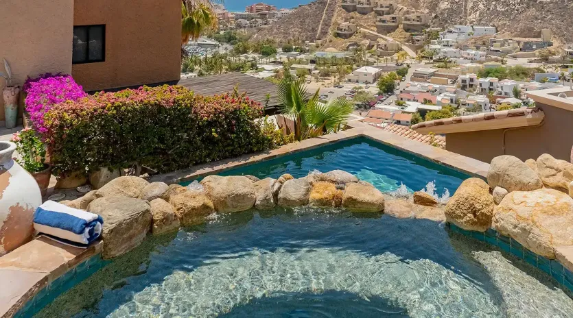 2 villa california hot tub