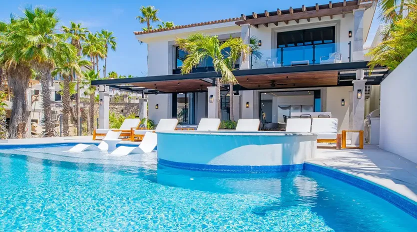 20 villa mareas poolside