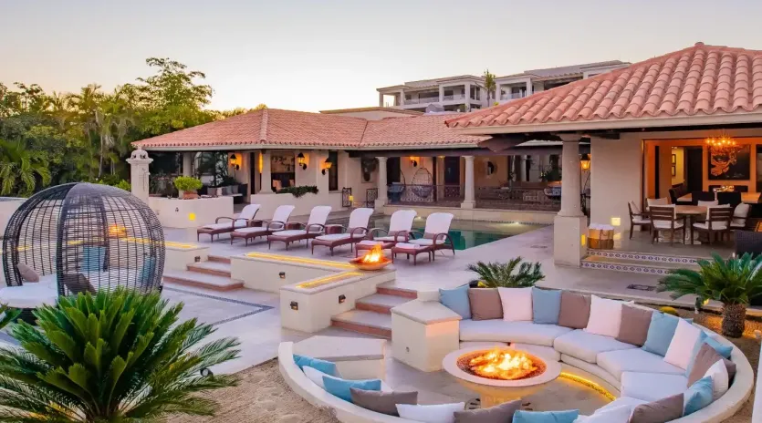 3 exterior casa brooks