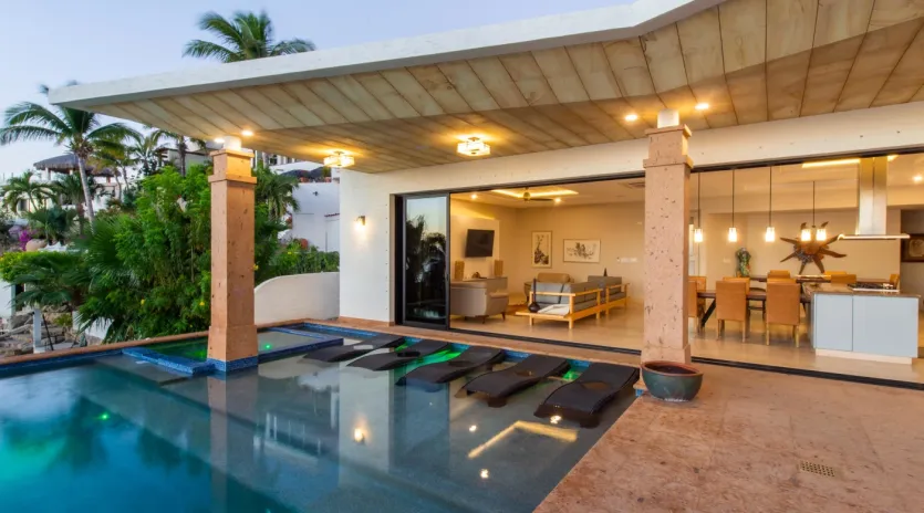 3 exterior villa jade de law