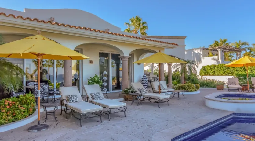 3 exterior villa las brisas