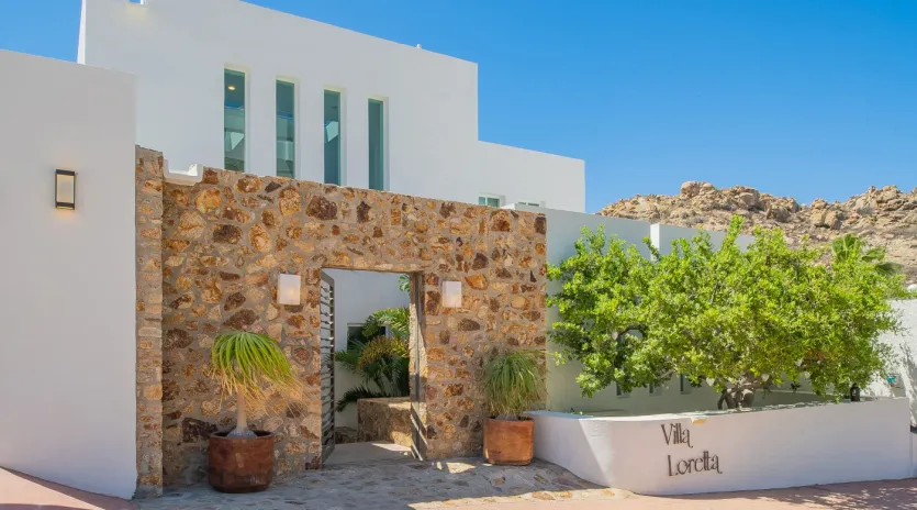 3 exterior villa loretta
