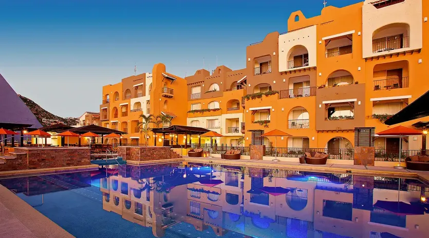 3 tesoro los cabos poolside