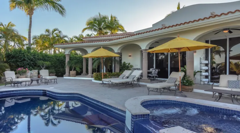 4 exterior villa las brisas