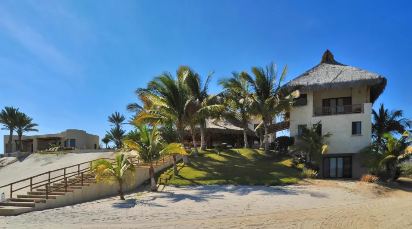 4 exterior villa marlin