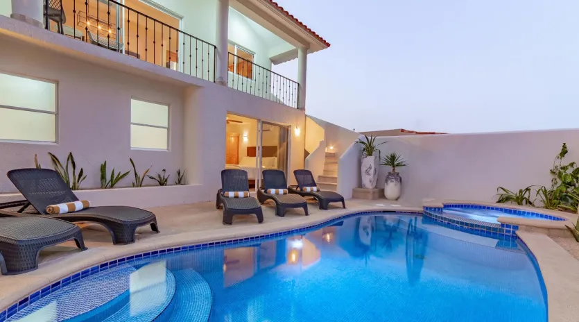 4 exterior villa tamika