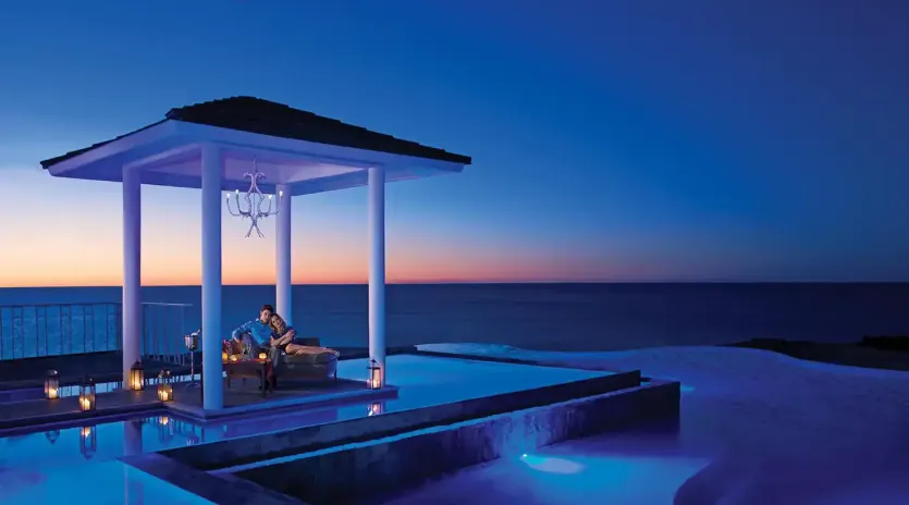 4 secrets puerto los cabos pool