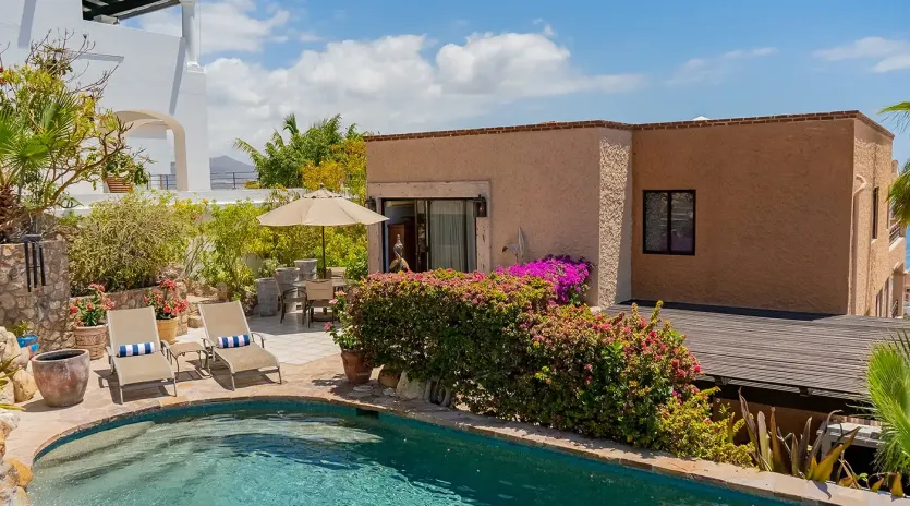 4 villa california pool