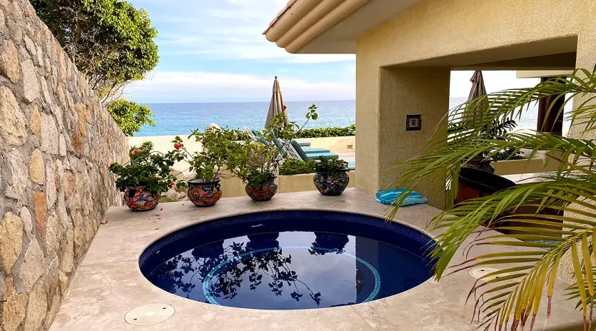 4 villa de la playa hot tub