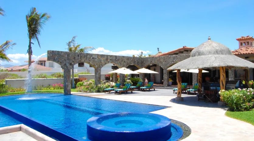 5 exterior villa estero