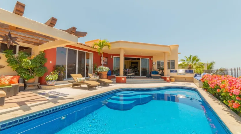 5 exterior villa ladrillo