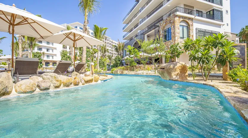 5 villa la valencia resort spa
