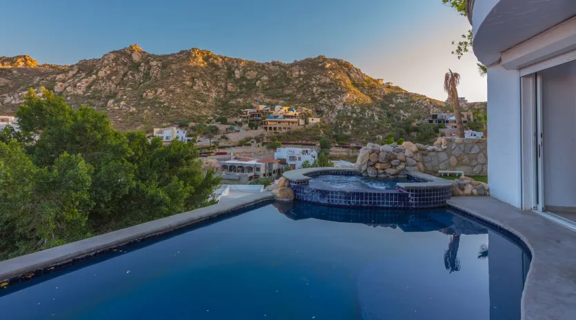 6 exterior hollywood house