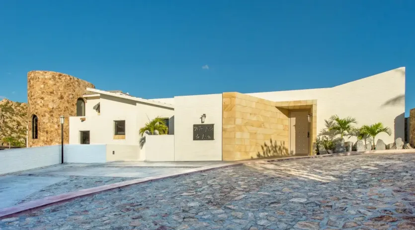 6 exterior villa jade de law