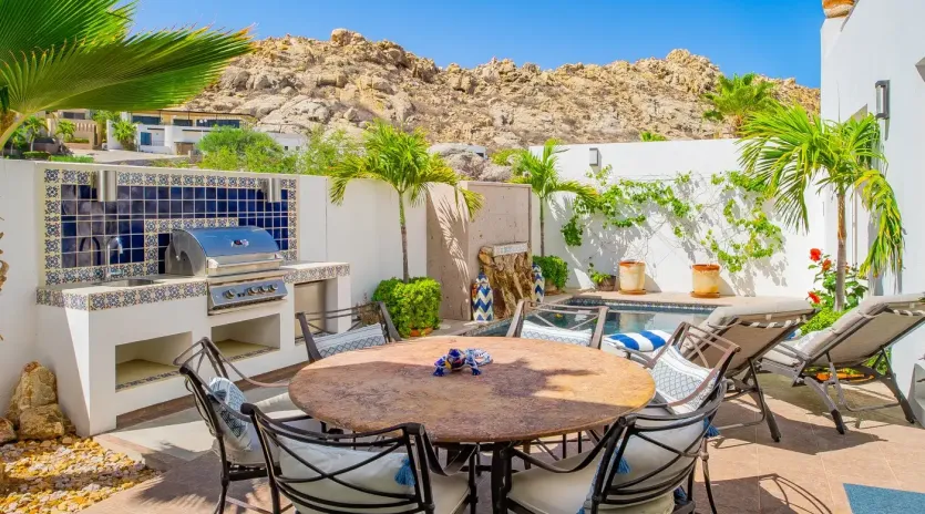 6 exterior villa loretta