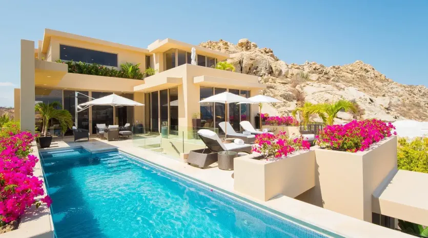 6 exterior villa pacific west