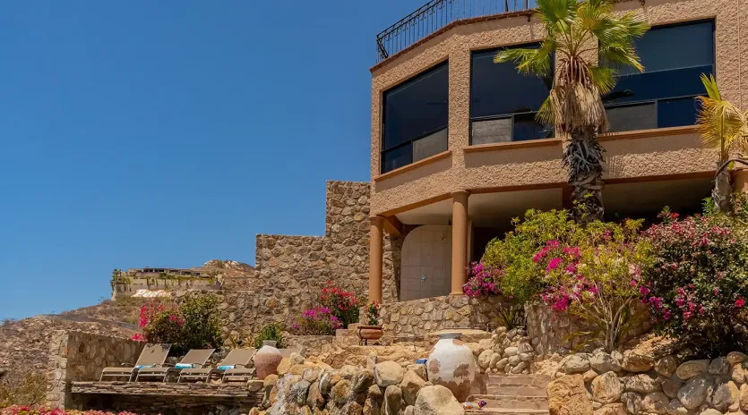 6 villa california exterior