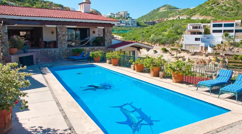 6 villa golden dome pool2