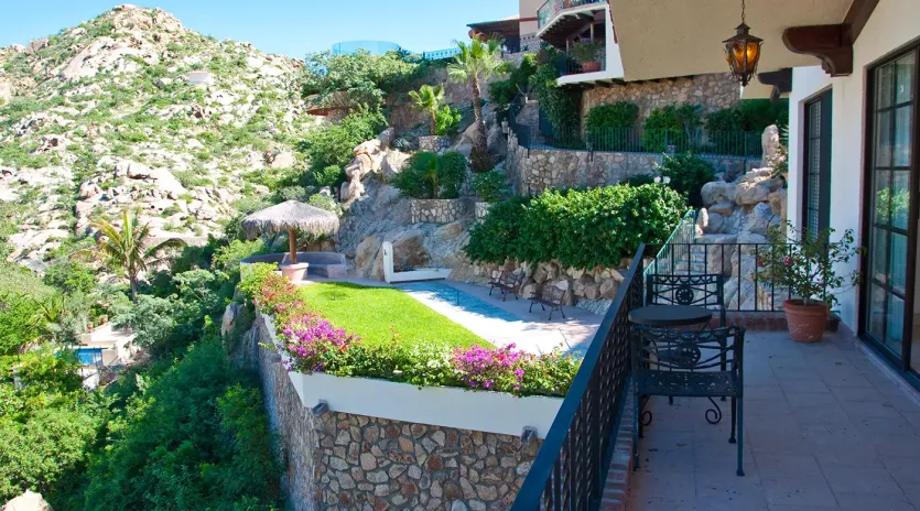 7 villa golden dome patio garden