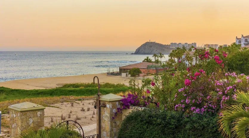 83 villa mariposa beachview