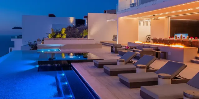 featured 1 exterior villa aurora main trigger