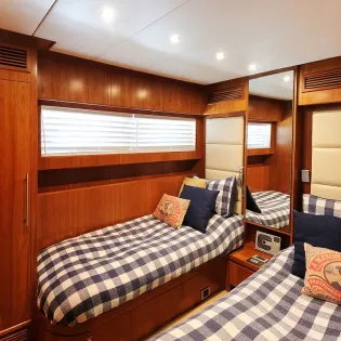 10 solange boat