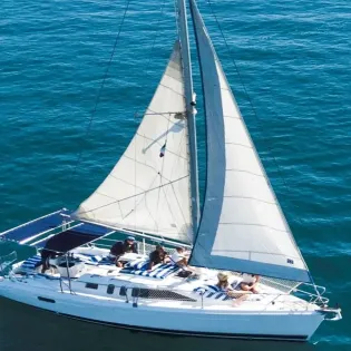14 33 ftalegriasailboat