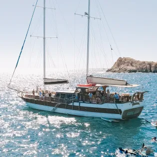2 tours tu enamorado luxury yacht