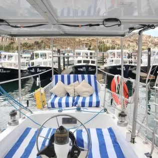 4 44ftespiritusanitsailboatbackdeck
