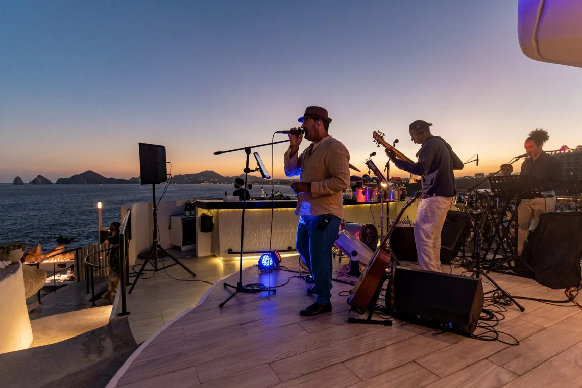 Gourmet ocean view dining in Cabo San Lucas at Sunset Monalisa	