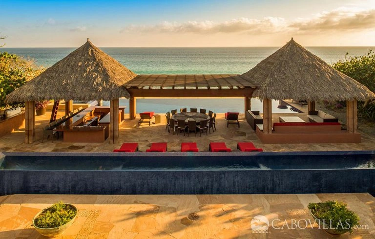 Luxury beachfront vacation rentals in Cabo San Lucas Mexico	