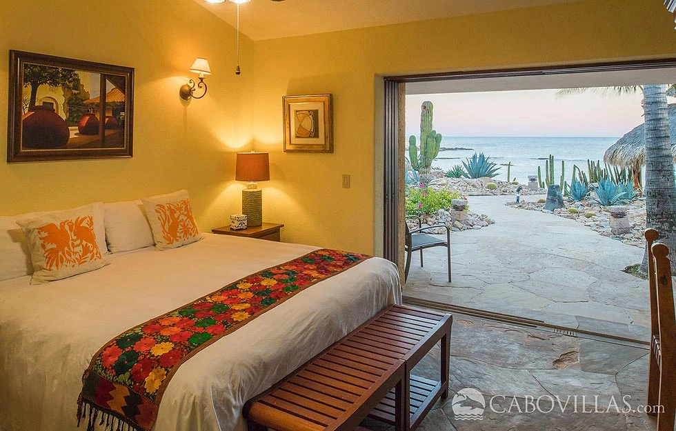 Beachfront luxury Family Friendly Vacation rentals in Cabo San Lucas Mexico on Chileno Bay	