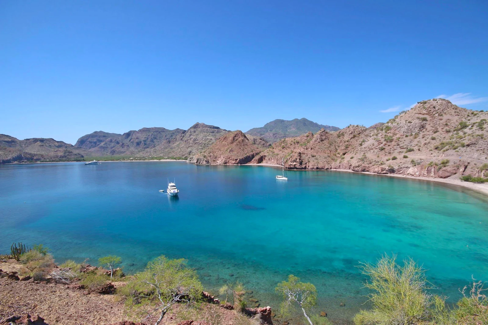 Private luxury yacht charters in Los Cabos Mexico	