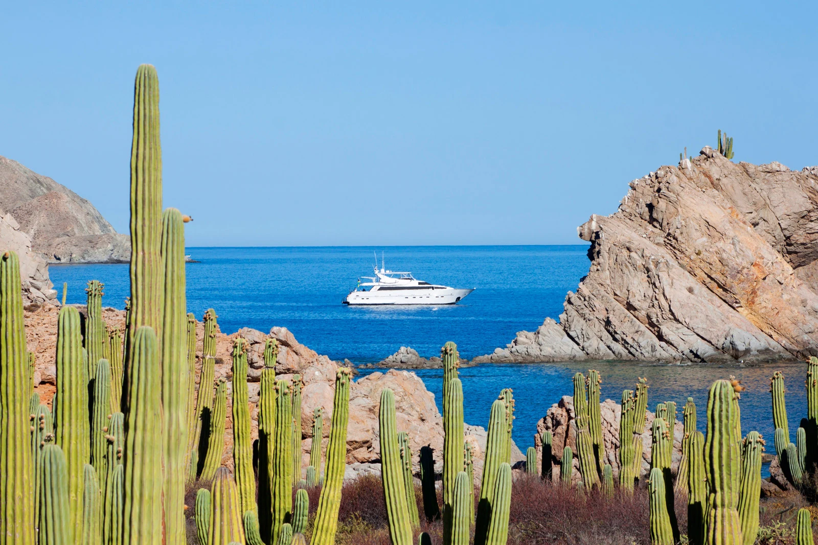 Private luxury yacht charters in Los Cabos Mexico	