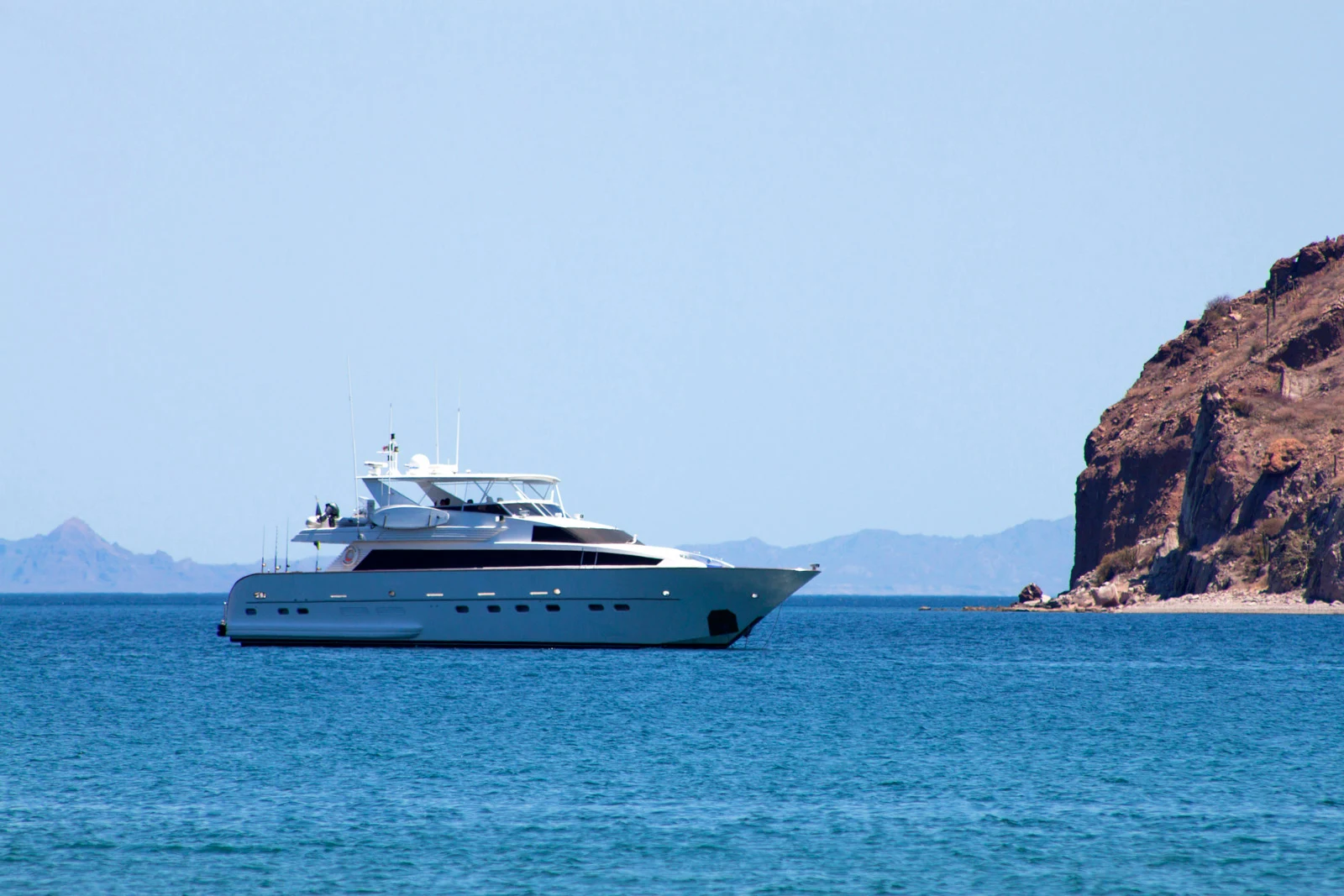 Private luxury yacht charters in Baja California Sur	