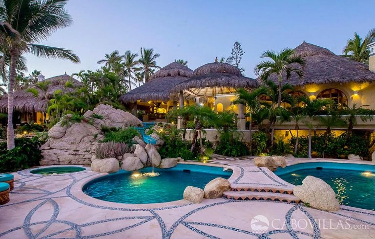 Villa las Rocas is a breathtaking luxury beachfront vacation rental in Los Cabos Mexico	