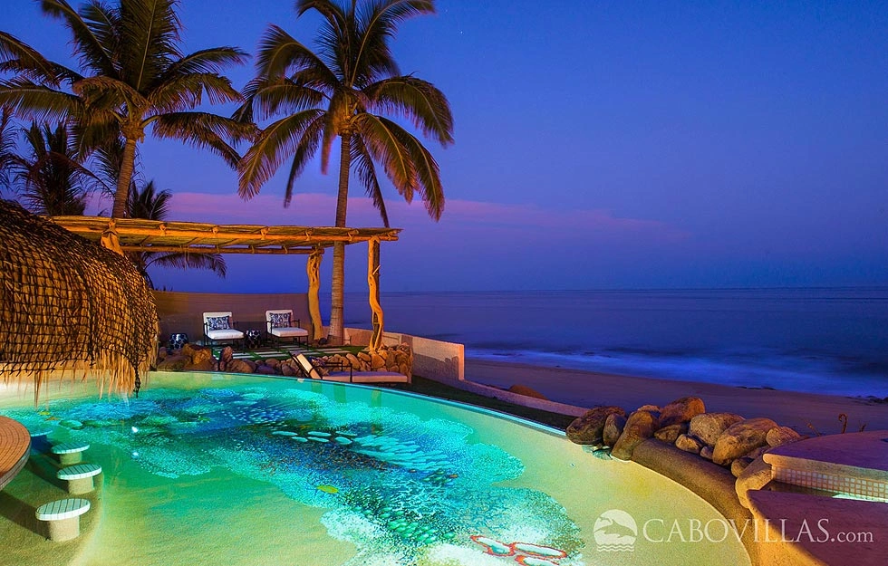 Beachfront Luxury vacation villa rentals in Cabo San Lucas Mexico with unique amenities	