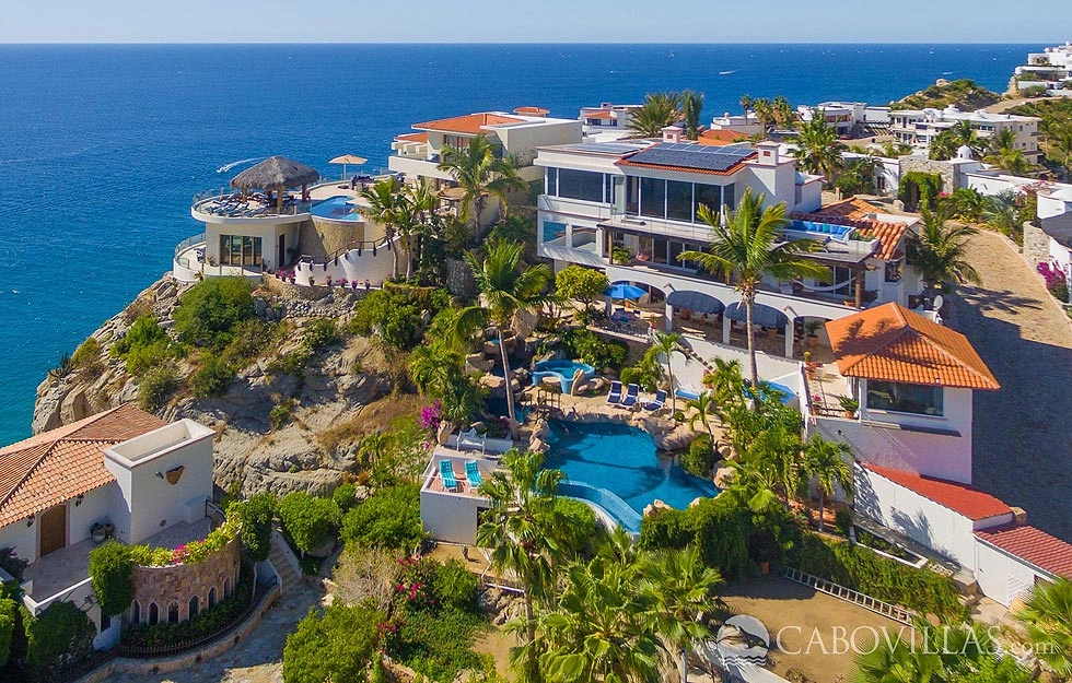 Luxury vacation villa rentals in Cabo San Lucas Mexico with unique amenities	