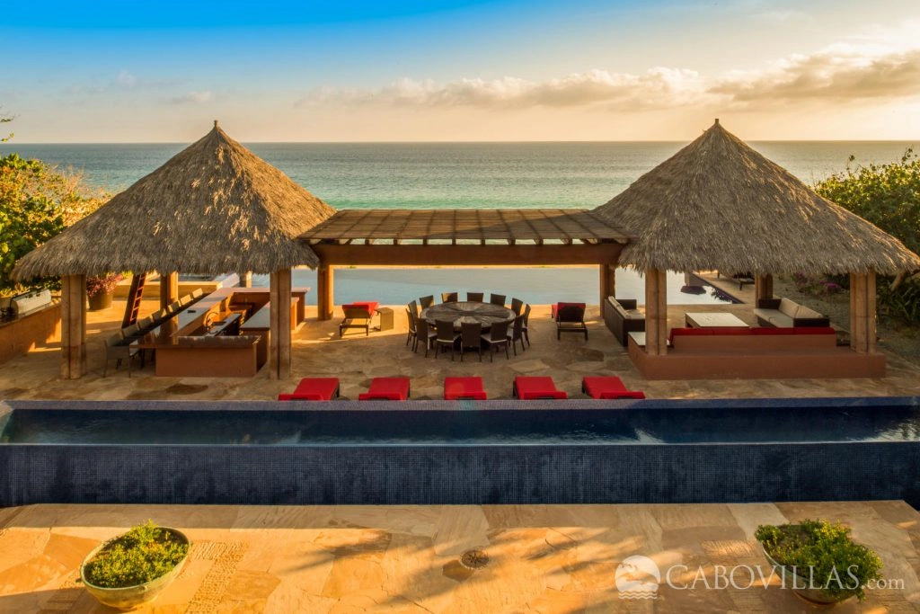 Luxury Beachfront Vacation Rentals in Los Cabos Mexico	