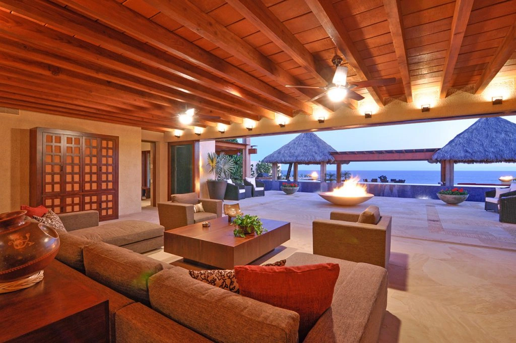 Luxury Beachfront Vacation Rentals in Los Cabos Mexico	