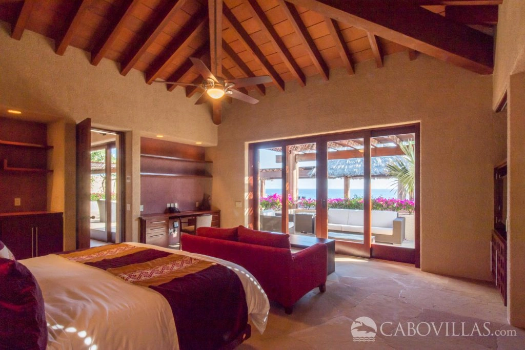 Luxury Beachfront Vacation Rentals in Los Cabos Mexico	