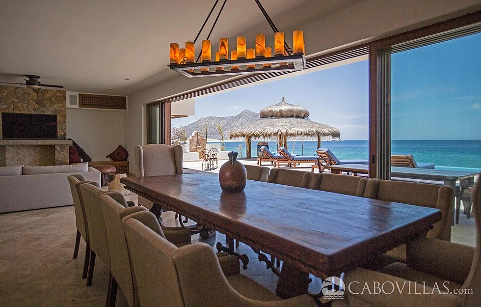 Villa Bahia de los Frailes, Luxury beachfront Vacation Rental near Cabo Pulmo Mexico	