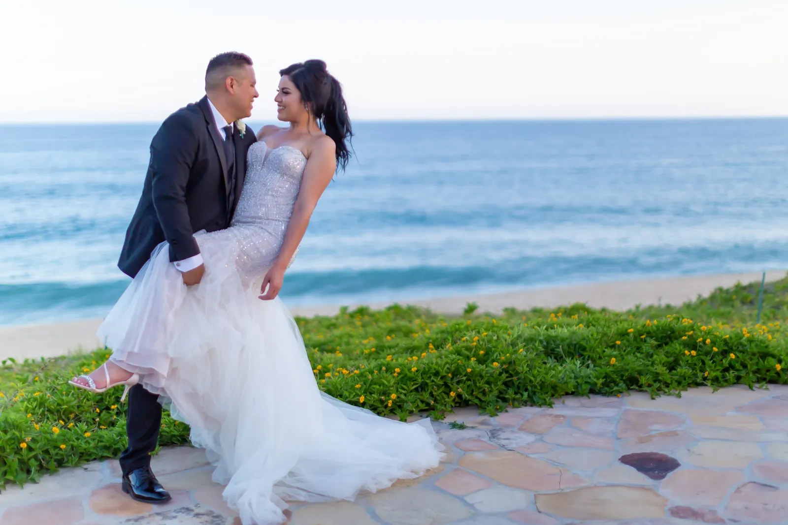 Luxury destination wedding in private vacation rental in Los Cabos Mexico	