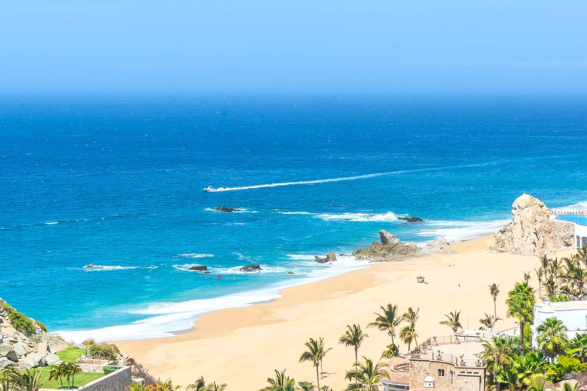 Beaches along the Pacific Ocean in Pedregal Cabo San Lucas