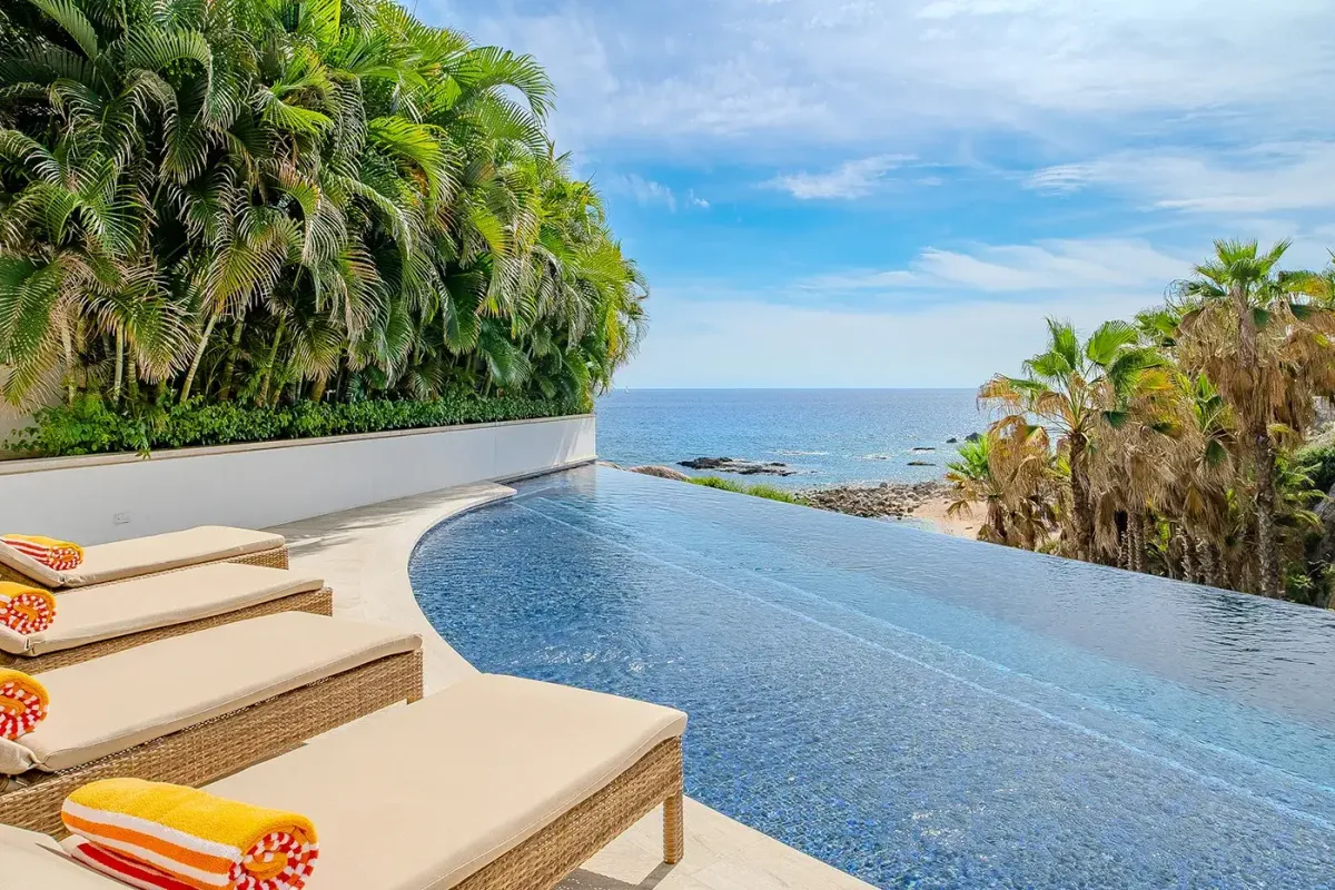 Beachfront Luxury Vacation Rentals in Los Cabos