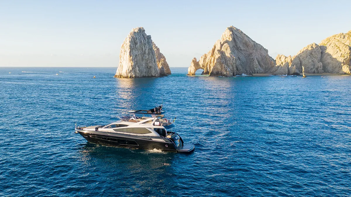 Savi II Yacht Luxury Private Yacht Charter Cruises in Cabo