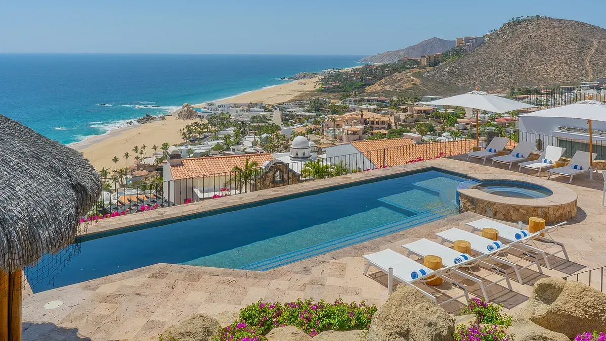 Cabo San Lucas Villa Rentals vs Hotels