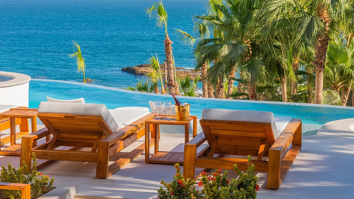 Los Cabos Vacation Rentals vs Resorts